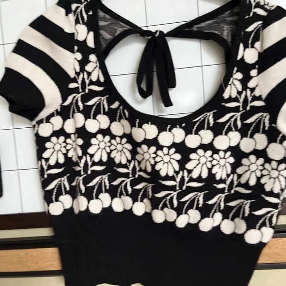 Maeve use the few times open back - Picture 4 of 4